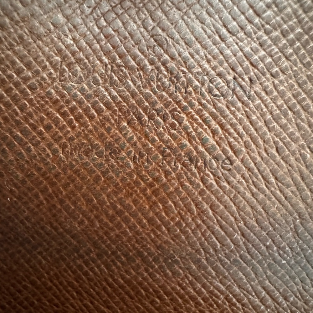 Louis Vuitton
Vintage 1996 Elise Wallet - Picture 13 of 15